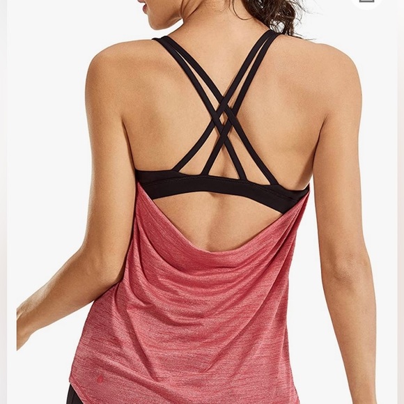 EUC. Gap fit top with build in bra. Size small. - Picture 4 of 5